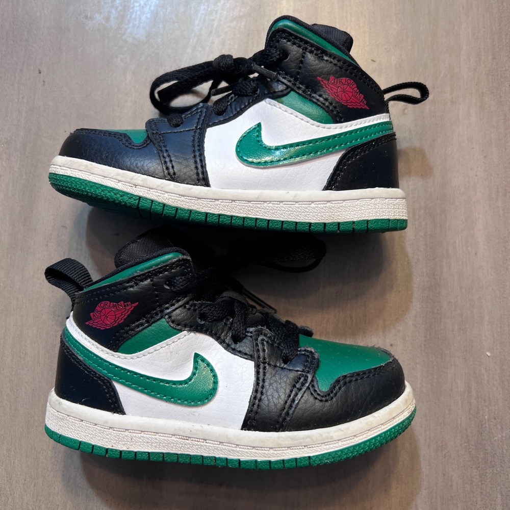 Jordan 1 Mid boys green and black size 7c NO BOX B1G1 50% off